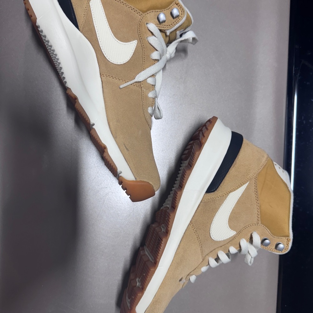 Nike - Picture 11 of 11